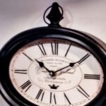 Reloj Pared Ovalado de metal - Imagen 5