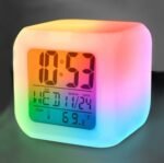 Reloj Despertador Cubo Luminoso - La Aldea - Imagen 3