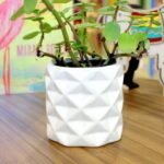Maceta de ceramica cilindro textura origami - Imagen 2