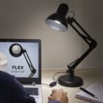 Lampara velador de escritorio articulada led con soporte morsa - Imagen 4