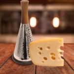 Rallador de queso Acero Inox. conico con mango de madera - Imagen 6