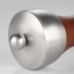 Pimentero de madera con tapa de metal - Imagen 8