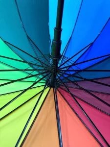 Paraguas multicolor 16 varillas funda plastica telescopica - Imagen 7