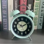 Reloj despertador antiguo doble campana fluorescente - Imagen 2