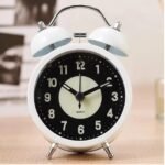 Reloj despertador antiguo doble campana fluorescente - Imagen 3