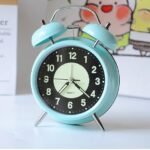 Reloj despertador antiguo doble campana fluorescente - Imagen 9