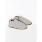 Pantuflas Bota Floripondias Net Corderito Gris con cierre lateral