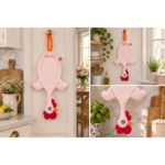 Dispenser Organizador de Bolsas Gallina Etelvina Lunares Chicos Rosa en uso en la cocina